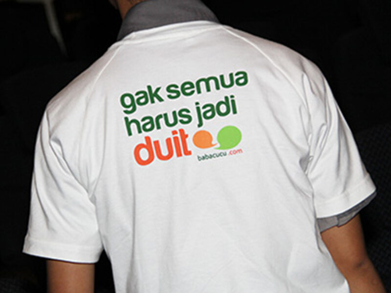 Statement T-shirt to introduce different perspective value